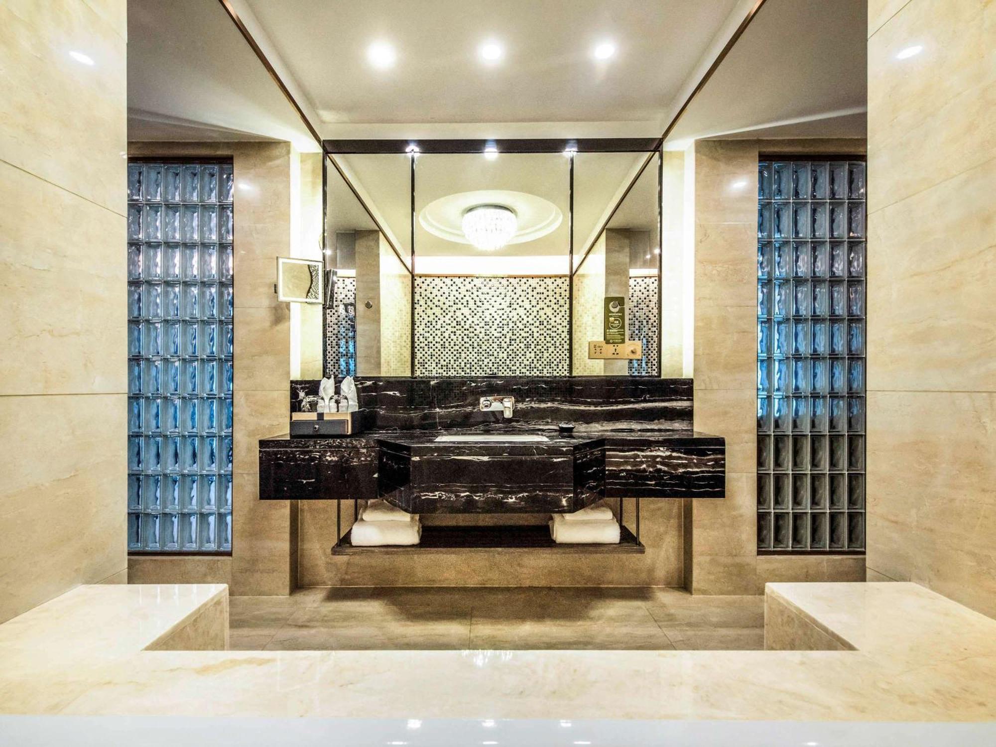 Mercure Chongqing Downtown Экстерьер фото