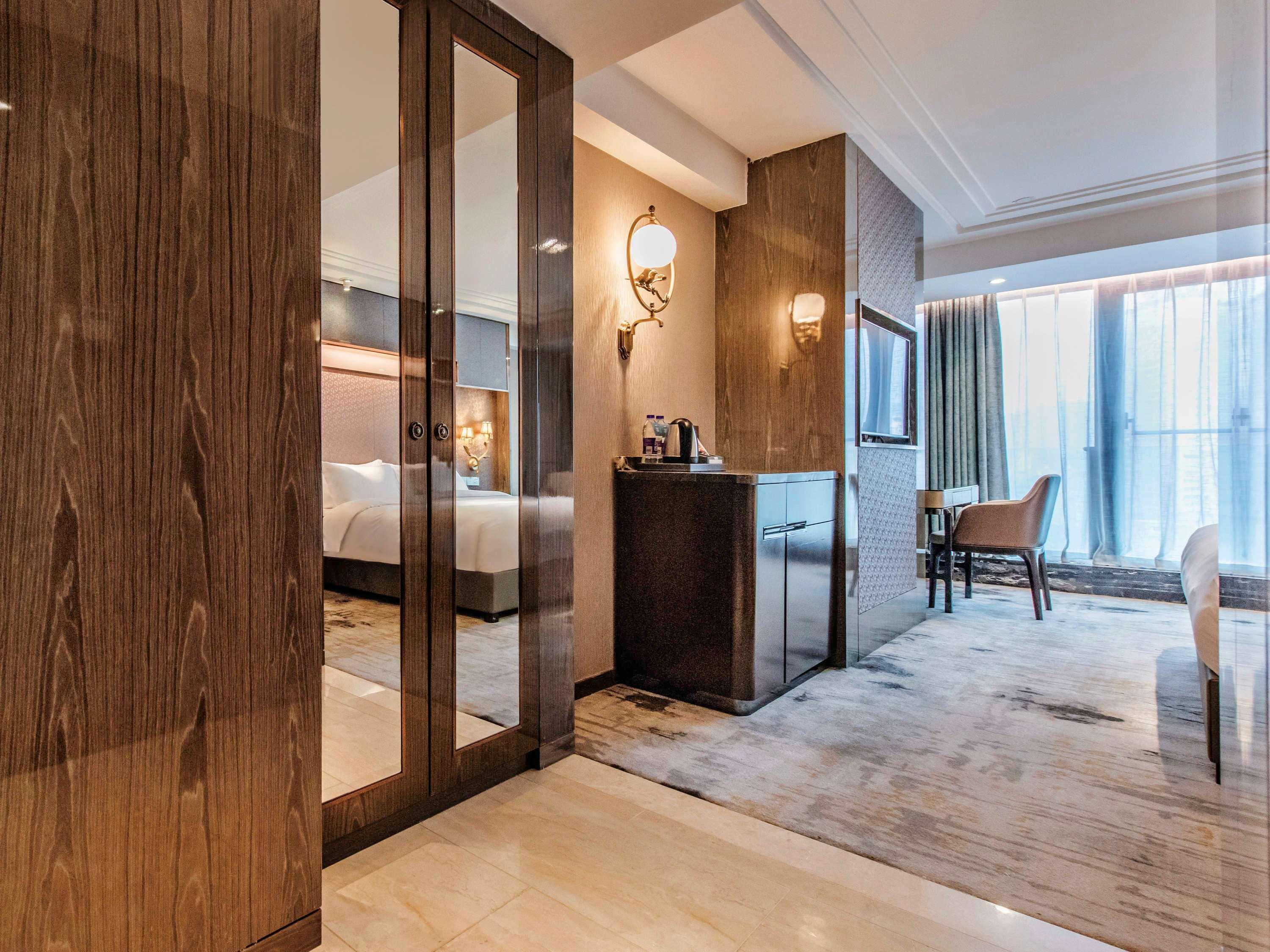 Mercure Chongqing Downtown Экстерьер фото